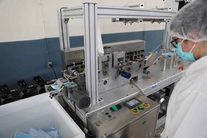 İzmir'de cerrahi maske üreten meslek lisesi, günlük 100 bin adetlik kapasiteye ulaştı G2