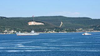 Rus savaş gemileri peş peşe Çanakkale Boğazı'ndan geçti