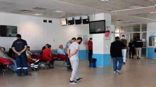 Yaklaşık 200 işçi, yemekten zehirlendikleri şüphesiyle hastaneye başvurdu