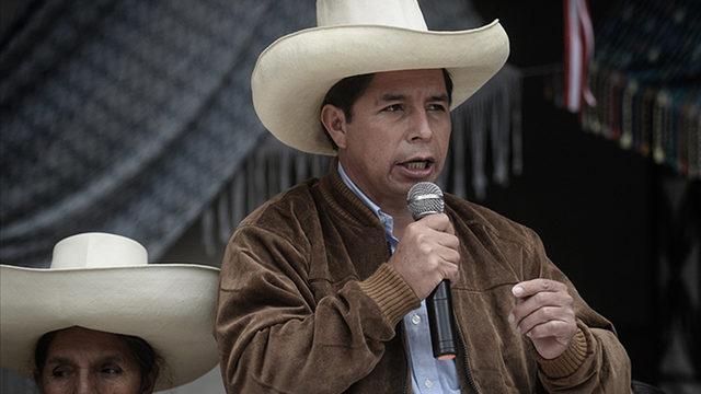Peru'da devlet başkanlığı seçimini solcu aday Castillo kazandı