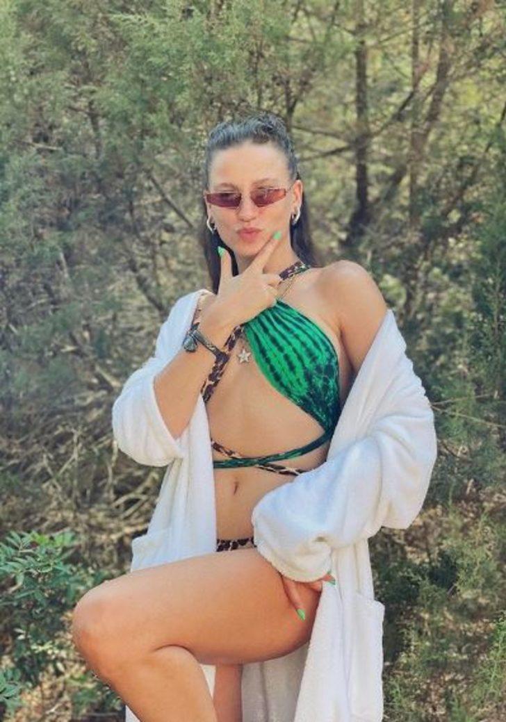Serenay Sarıkaya leopor bikinisiyle sosyal medyayı salladı! G5