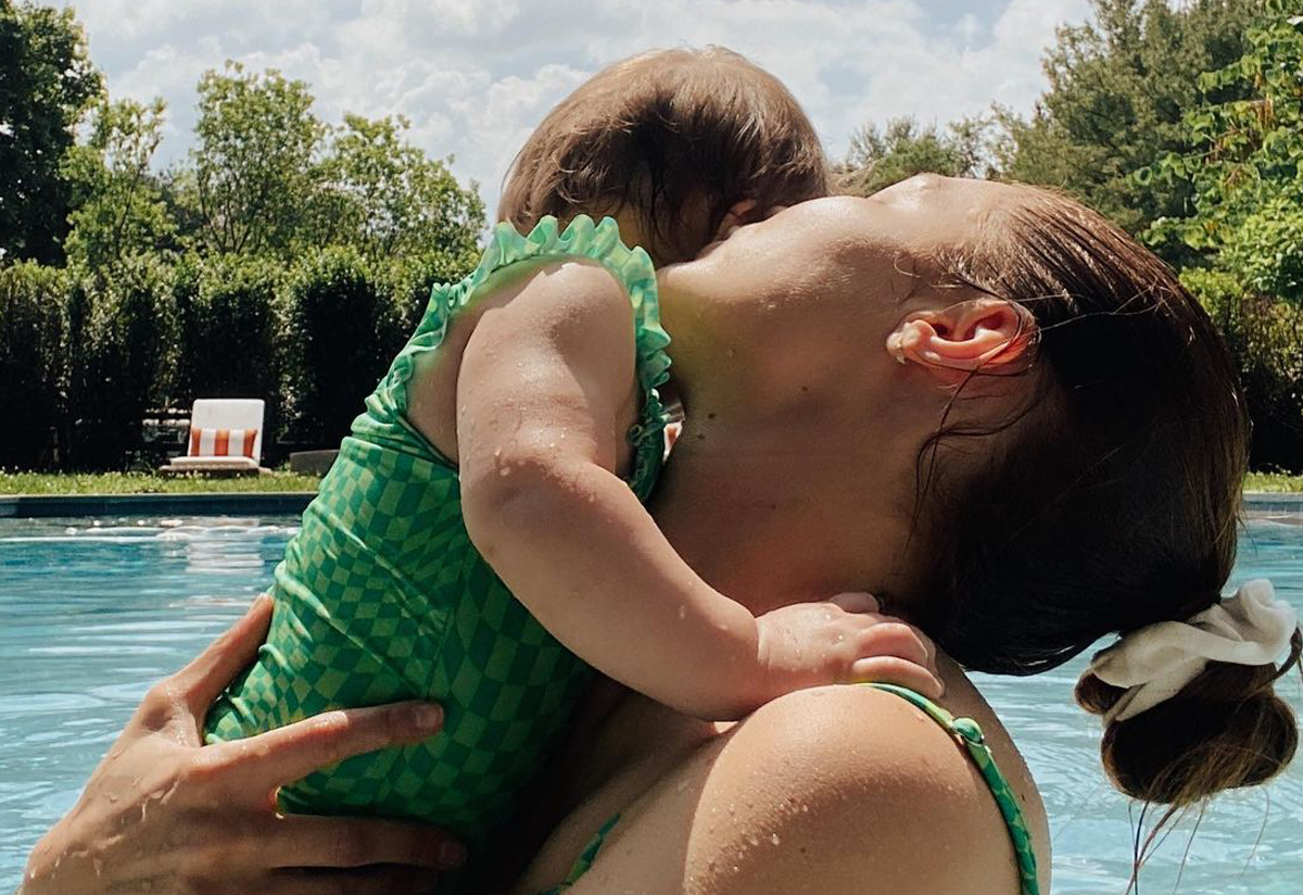 Y&uuml;z&uuml; yıllarca gizli kalacak: Gigi Hadid sadece sa&ccedil; rengini g&ouml;sterdi