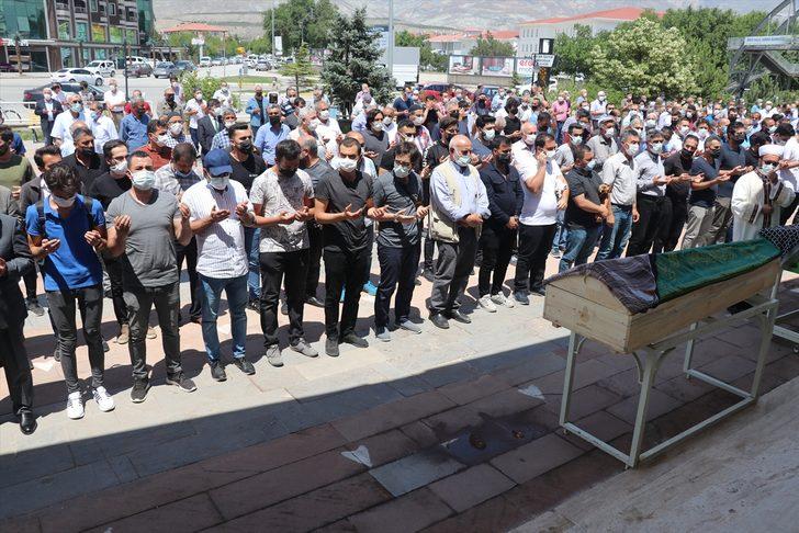 Organlarını bağışlamak isteyen Songül öğretmenin dileğini ailesi yerine getirdi G4