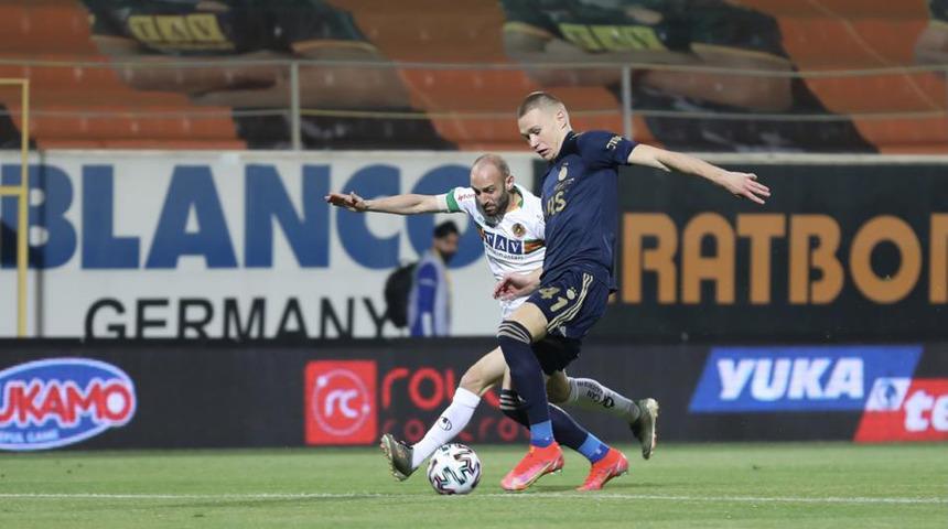 Attila Szalai'ye Premier Lig'den iki talip