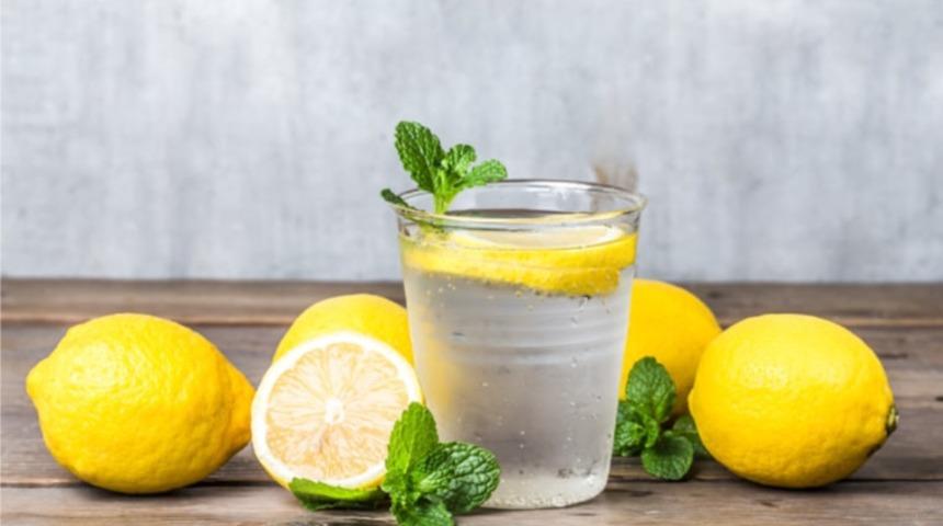 Limonlu suyun faydaları saymakla bitmiyor! Limonlu su neye iyi gelir?