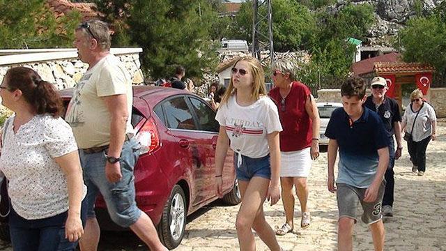 Almanya, Türkiye'nin de aralarında olduğu riskli ülkelere yönelik seyahat uyarısını kaldırıyor