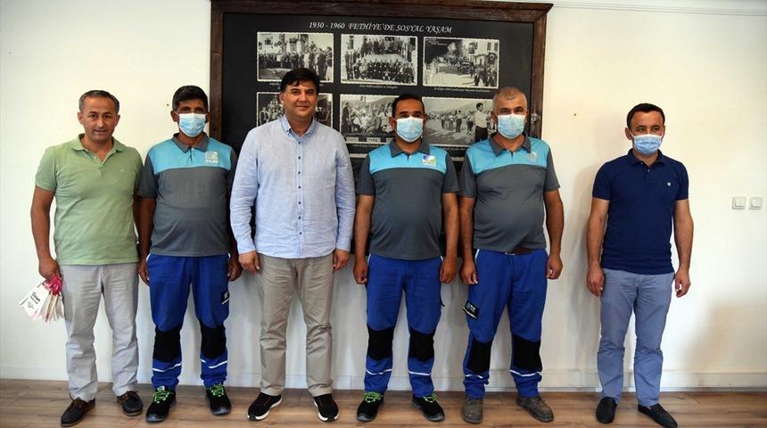 Muğla'da temizlik işçilerinin iki ayrı yerde bulduğu paralar sahiplerine teslim edildi