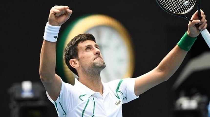 Djokovic, Nadal'ı yendi ve tarihe geçti!