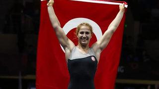 Milli güreşçi Buse Tosun'dan gümüş madalya