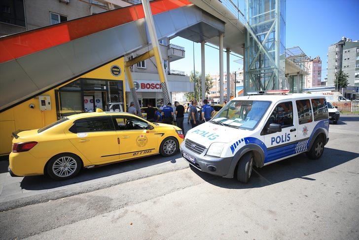 Antalya'da işten çıkartılan kişi, taksi durağındaki görevliyi silahla yaraladı G2