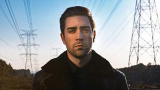 Tatilde bile çalışıyor! Teşkilat'ın Serdar'ı Çağlar Ertuğrul kuryelere özendi