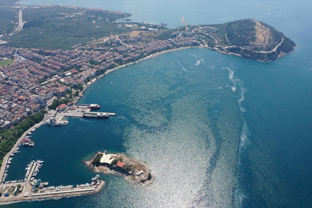 Bandırma ve Erdek K&ouml;rfezi'nde yer yer m&uuml;silaj etkisi s&uuml;r&uuml;yor