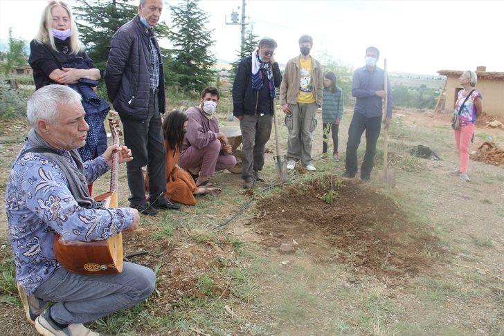 Müzik yapımcısı Hasan Saltık'ın ismi Sonsuz Şükran Köyü'nde yaşatılacak G1