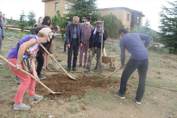 Müzik yapımcısı Hasan Saltık'ın ismi Sonsuz Şükran Köyü'nde yaşatılacak G3