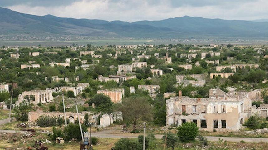 Azerbaycan 15 tutukluyu 97 bin mayının haritası karşılığında Ermenistan'a iade etti