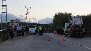 Hatay'da otomobil yayaya çarpıp dereye devrildi: 1 ölü, 3 yaralı