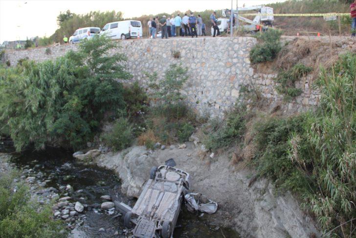 Hatay'da otomobil yayaya çarpıp dereye devrildi: 1 ölü, 3 yaralı G2