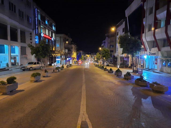 Doğu Marmara ve Batı Karadeniz'de kısıtlamanın başlamasıyla sokaklar boşaldı G1