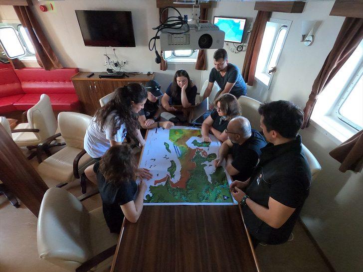 Deprem araştırmasında ilk seferini tamamlayan TÜBİTAK Marmara Araştırma Gemisi, İzmir'e döndü G1