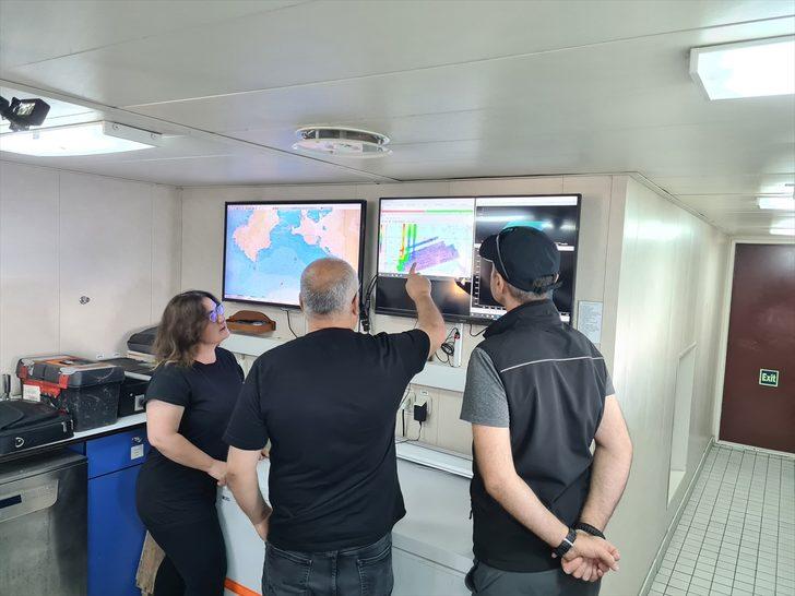 Deprem araştırmasında ilk seferini tamamlayan TÜBİTAK Marmara Araştırma Gemisi, İzmir'e döndü G5