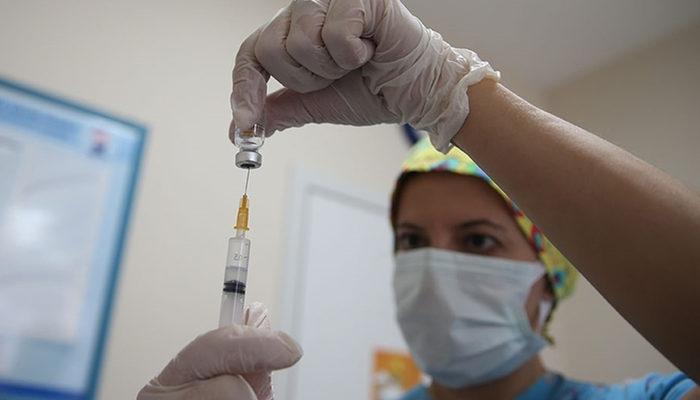 Türkiye'de nüfusun yaklaşık yüzde 25'ine birinci doz Kovid-19 aşısı uygulandı