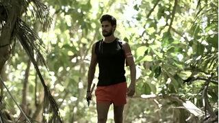 Survivor Batuhan Karacakaya kimdir? Hangi dizilerde oynadı? İşte Survivor'dan elenen Batuhan Karacakaya'nın hayat hikayesi