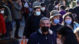 Koronavirüsle mücadelede sevindiren haber! İşte yasakların kalkacağı tarih