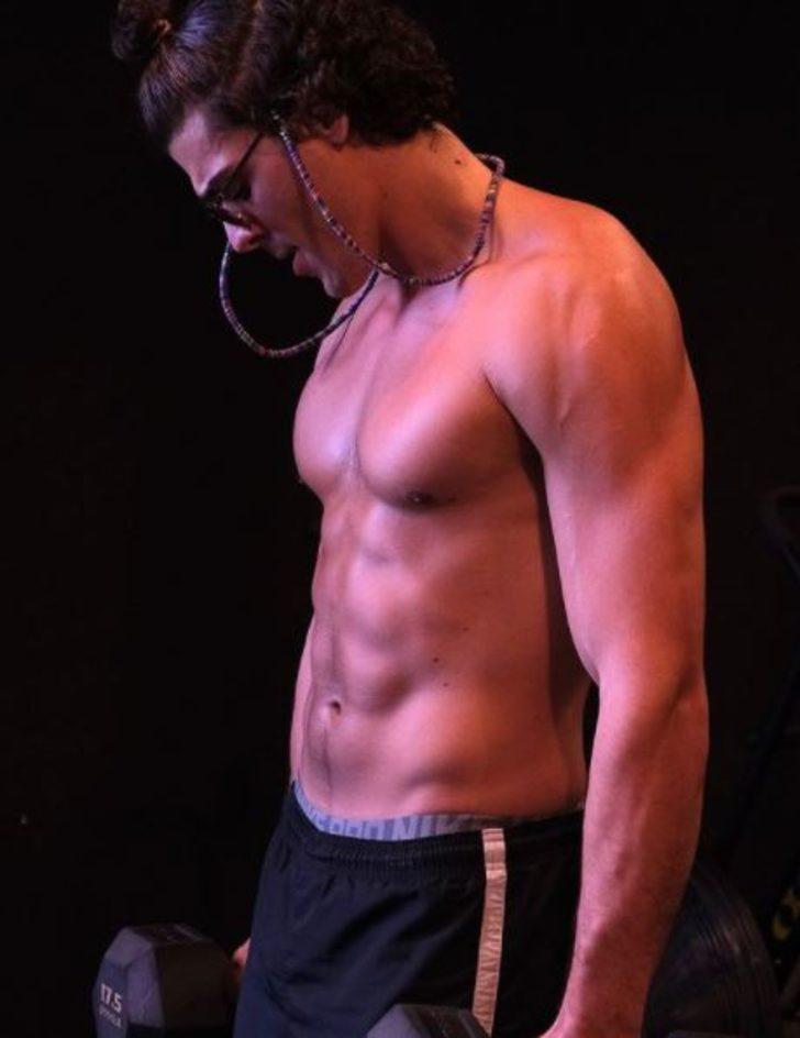 Survivor Poyraz bakın kim çıktı! Sevgilisiyle fotoğrafı olay olan Poyraz Somer Şef’in… G4