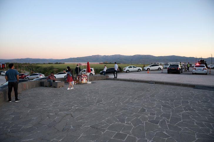 Muş'taki tarihi Murat Köprüsü, yerli ve yabancı turistleri ağırlıyor G2