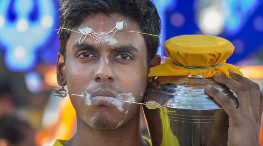 Dünya üzerinde kutlanan ‘en acı’ festival Thaipusam görenleri hayrete düşürüyor