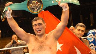 Sinan Şamil Sam adına yapılan heykel tepki çekti