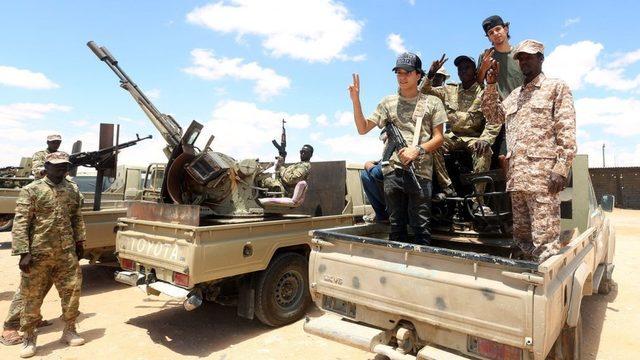 BM destekli Libya Ulusal Mutabakat Hükümeti (UMH) destekçisi savaşçılar