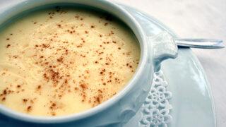 Bebekler için bayılacağı muhallebi tarifi! Akşam öğününde verirseniz...