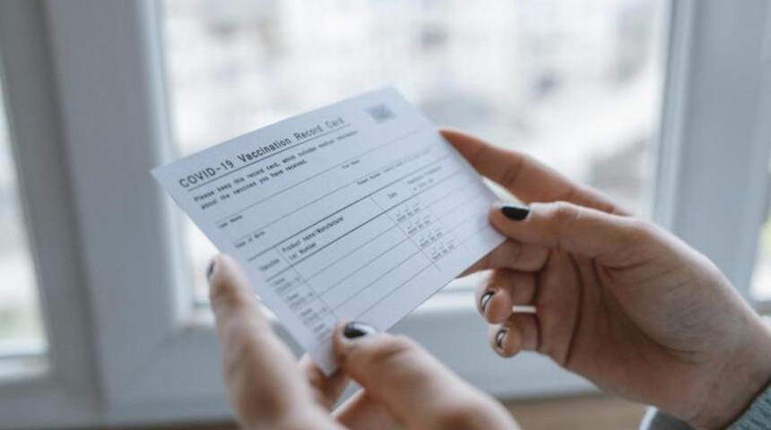 AB'nin Kovid-19 aşı sertifikası yasalaştı! 1 Temmuz'da y&uuml;r&uuml;rl&uuml;ğe girecek