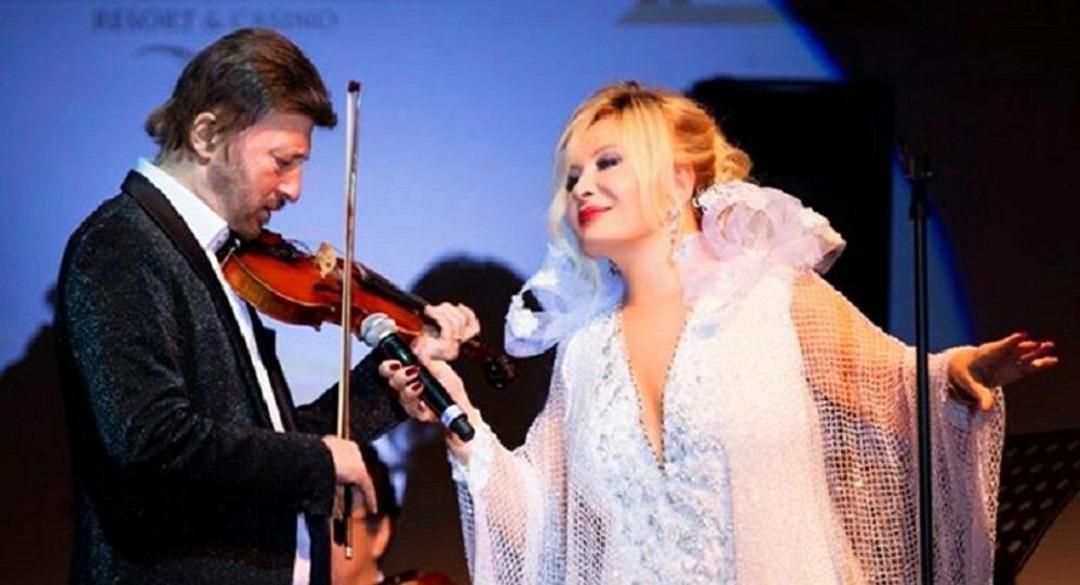 &Uuml;nl&uuml; isimlerden Sel&ccedil;uk Tekay'a veda! 'Sanat&ccedil;ılar &ouml;l&uuml;ms&uuml;zd&uuml;r'