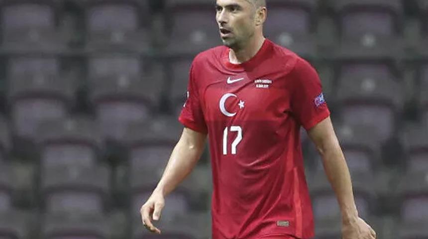 İtalya maçından sonra uçakta kriz! Olaya Burak Yılmaz el attı