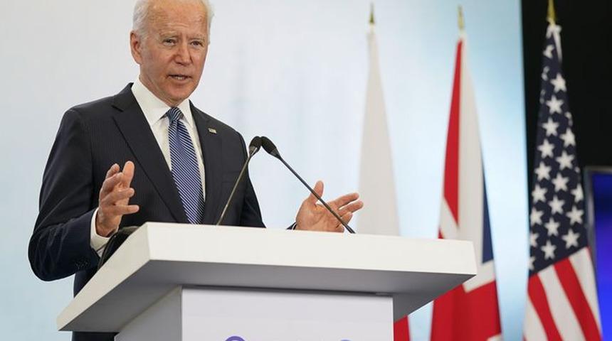 Biden'ı kızdıran soru! "Bir rahat verin" diyerek kürsüye vurdu