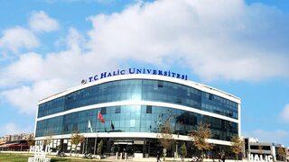 Haliç Üniversitesi pandemide yükseköğretimdeki engelleri kaldırıyor