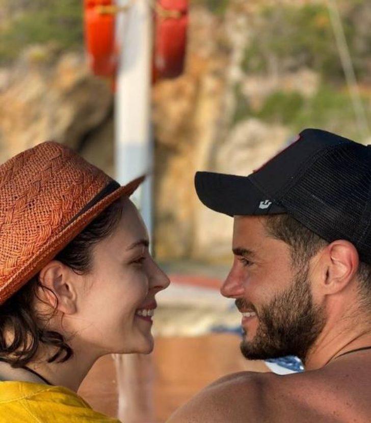 Berk Oktay'dan Yıldız Çağrı Atiksoy'lu paylaşım: 'Giriş, gelişme, sonuç' G1