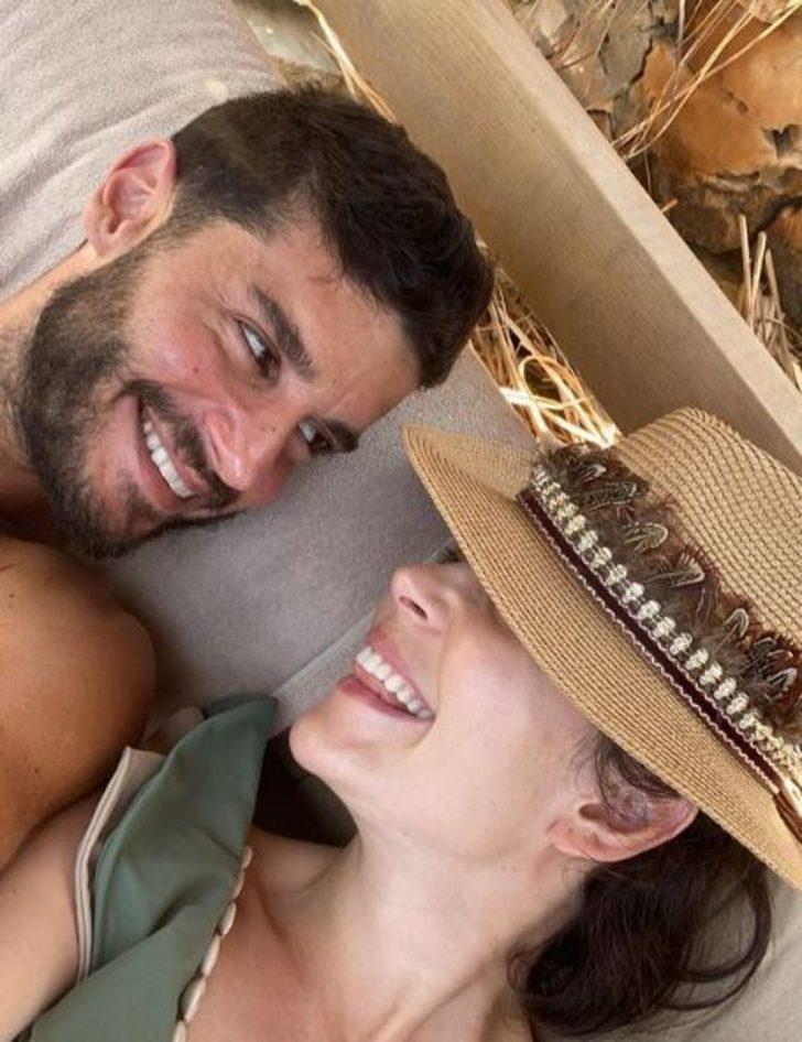 Berk Oktay'dan Yıldız Çağrı Atiksoy'lu paylaşım: 'Giriş, gelişme, sonuç' G4