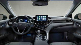 Toyota Camry yenilendi