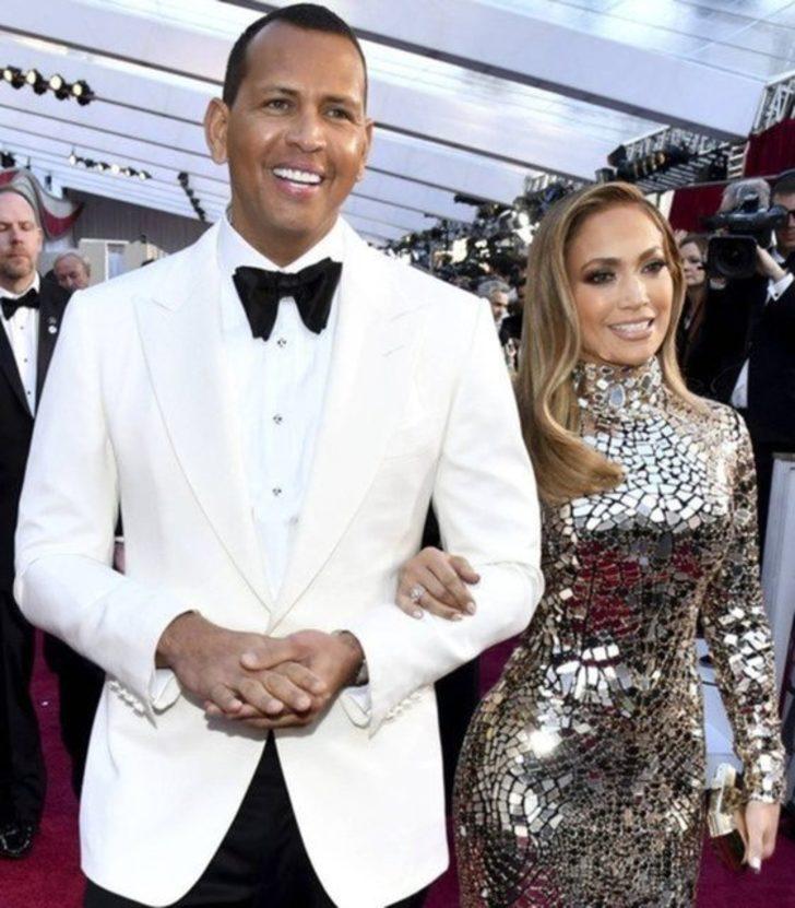 Yıllar sonra aşka geldiler! Jennifer Lopez ve Ben Affleck'ten dudak dudağa poz G2