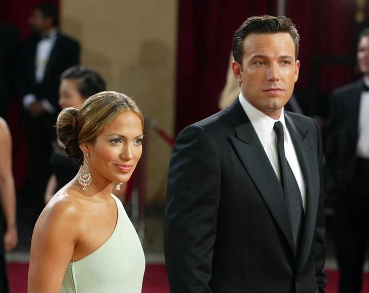 Yıllar sonra aşka geldiler! Jennifer Lopez ve Ben Affleck'ten dudak dudağa poz G5