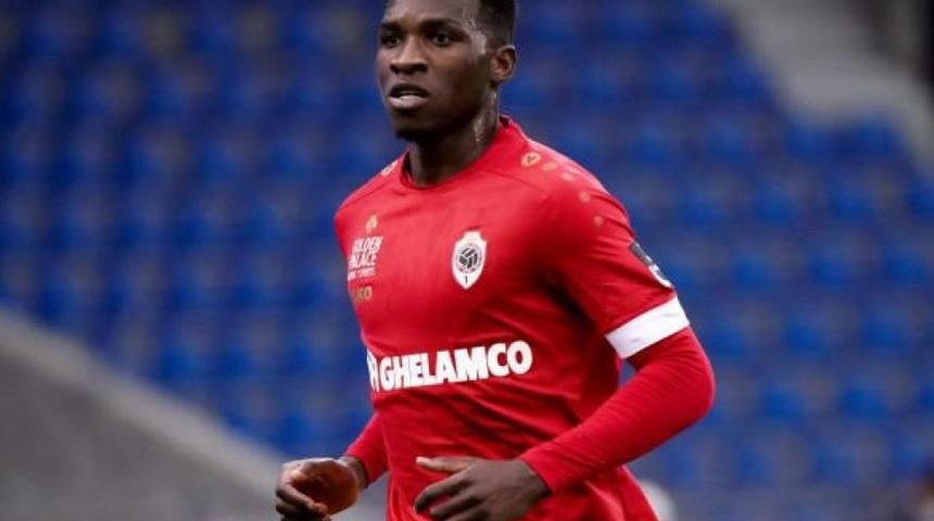 Fenerbahçe'ye Belçika'dan stoper geliyor