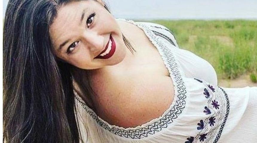 Tanımadığı erkeklere sarılarak para kazanıyor: Cinsel ilişki isteyen de oluyor ama...