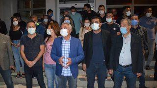 GÜNCELLEME 2- Didim Belediye Başkanı Atabay ile avukatı, bir grubun sopalı saldırısına uğradı