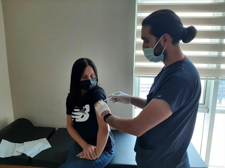 Balıkesir'de SGK'ya kayıtlı çalışanların Kovid-19'a karşı aşılanmasına başlandı G5