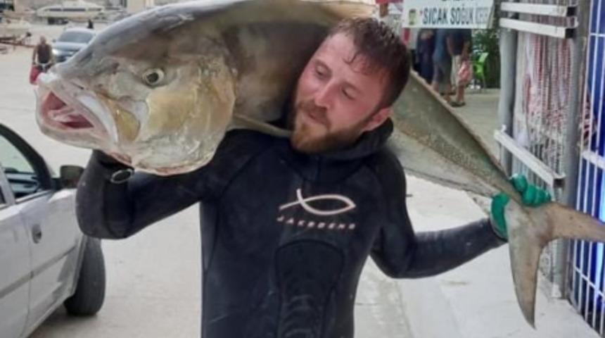 Oltasına takılanı görünce gözlerine inanamadı: 37 kilo ağırlığında, 1,5 metre!