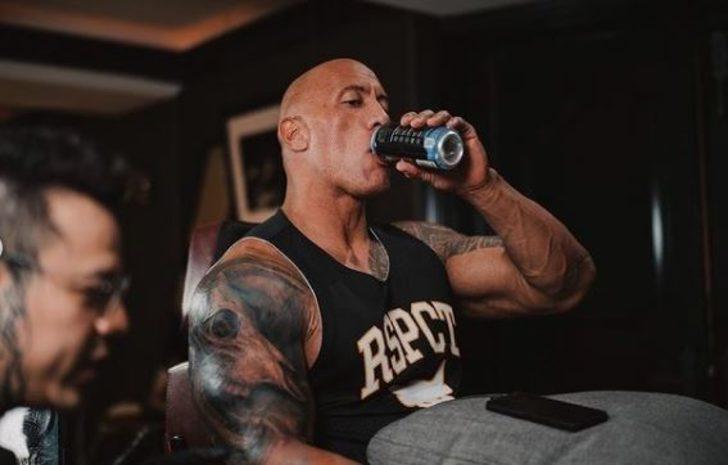 Dünyaca ünlü aktör Dwayne Johnson'ın yeni dövmesi tam 30 saatte tamamlandı! İşte Johnson'ın çok konuşulan dövmesi  G2