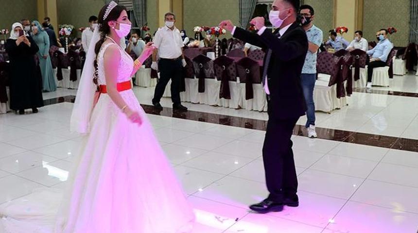 Düğünlerdeki kısıtlamalarla ilgili yeni gelişme! İkram dönemi yeniden başladı